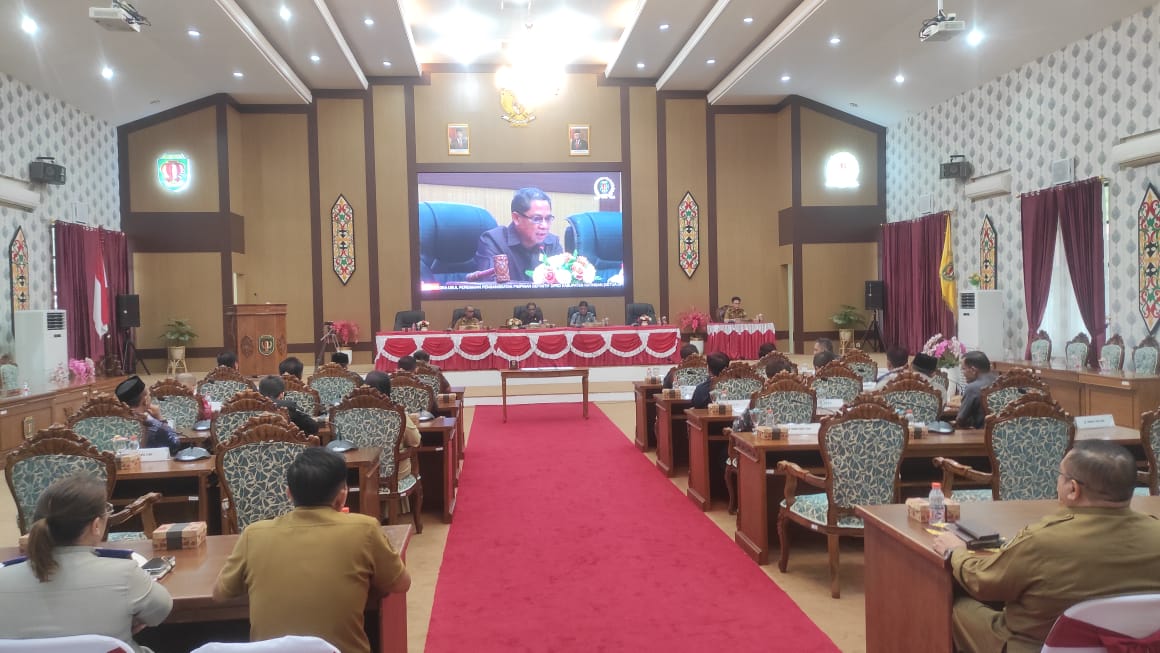 Foto : Saat pelaksanaan paripurna usul pimpinan defenitid DPRD Katingan dimpimpin oleh Ketua Sementara DPRD Katingan Yudea Pratidina.