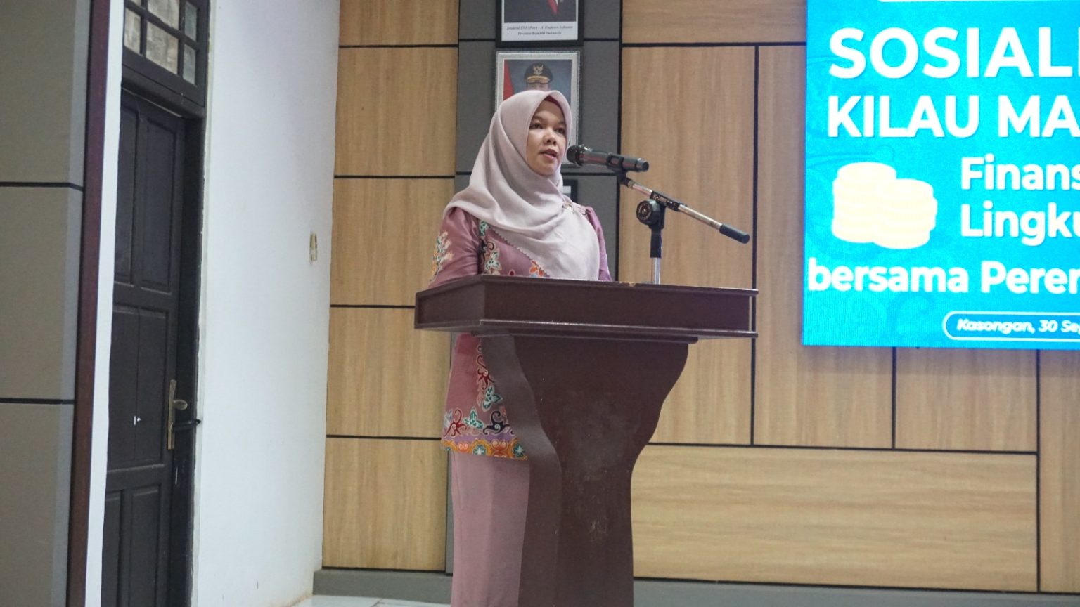 Ketua I Bidang Pembinaan Karakter Keluarga TP PKK Kabupaten Katingan, Ny. Tri Windarti Firdaus