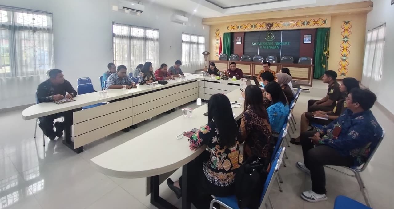 Kepala_Seksi_Pelayanan_Medik_dan_Keperawatan_Rawat_Jalan_RSUD_Mas_Amsyar_Kasongan_Ely_Tiarawati_S_Kep_bersama_tim_menghadiri_Rapat_Koordinasi_Lokasi_Rehabilitasi_Narkotika