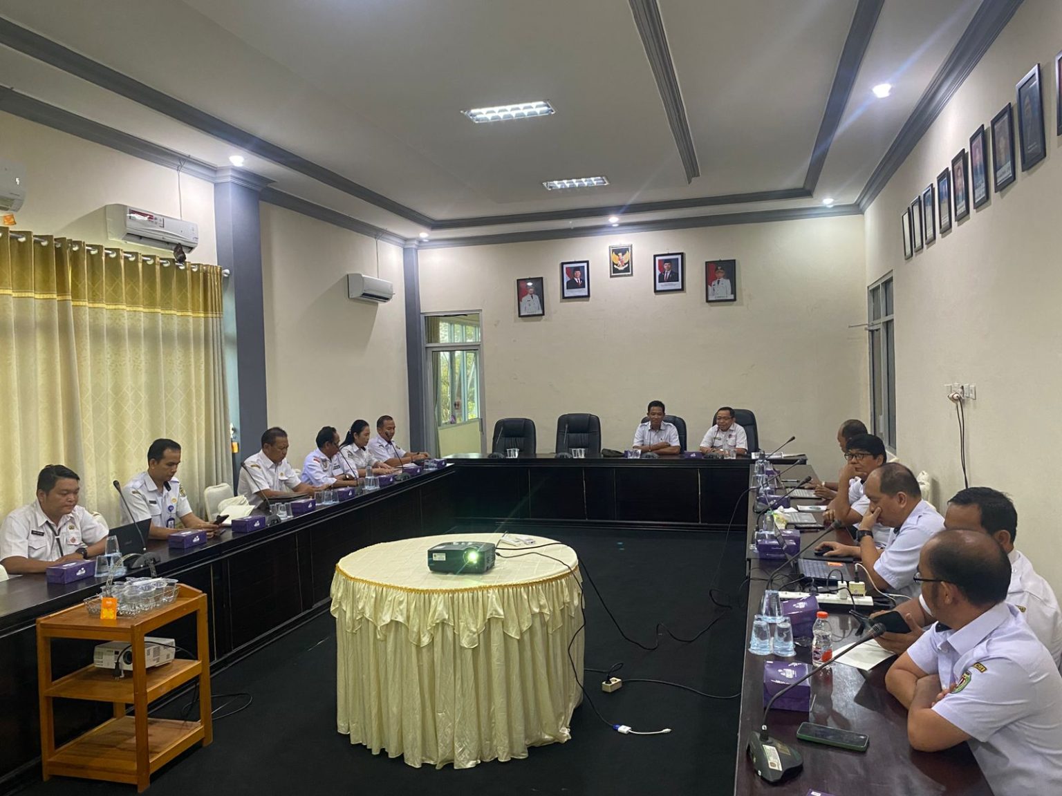 Saat pelaksanaan rapat Monitoring dan Evaluasi (Monev) Penilaian Calon Desa Percontohan Antikorupsi Provinsi Kalimantan Tengah, Rabu (27/8/2025) di Aula Inspektorat Kabupaten Katingan.
