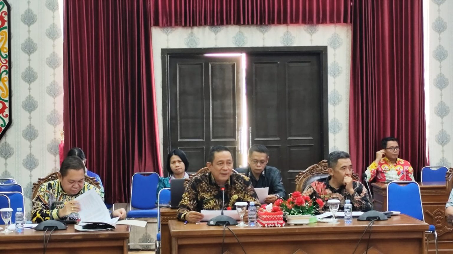 pelaksanaan Rapat Kerja Pembahasan Kebijakan Umum Anggaran (KUA) dan Prioritas Plafon Anggaran Sementara (PPAS) Perubahan APBD Tahun 2025, diruang paripurna DPRD Kabupaten Katingan.